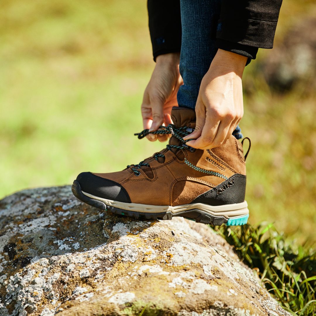 Ariat Women's Skyline Mid Waterproof Boot in Distressed Brown