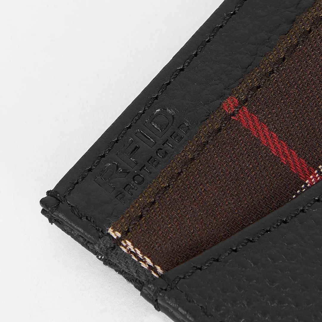 Barbour Debossed Logo Card Holder in Classic Black