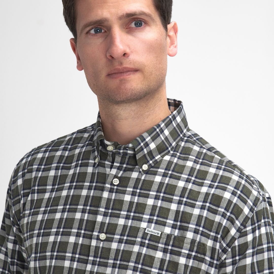 Barbour Men's Turville Regular Long-Sleeved Shirt in Olive