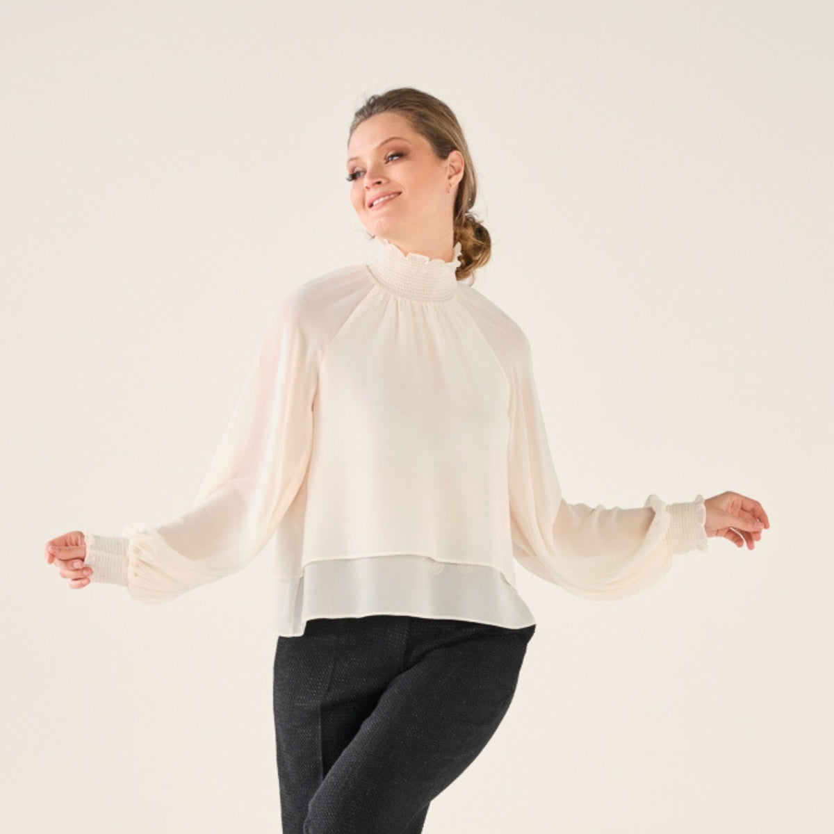 Cristina Barros Women's Elastic Chiffon Blouse in Pearl