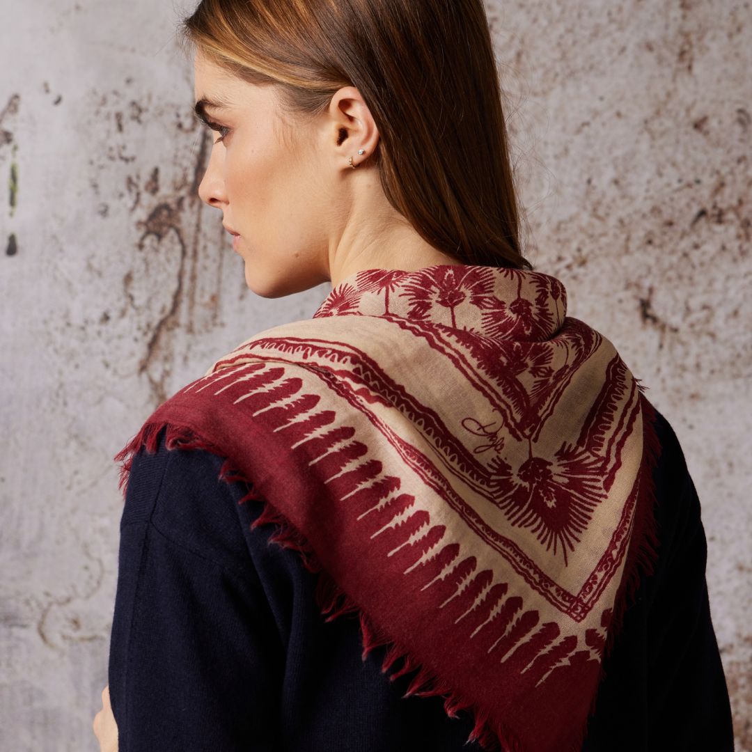 Diega Women's Fareo Wool Scarf in Wine