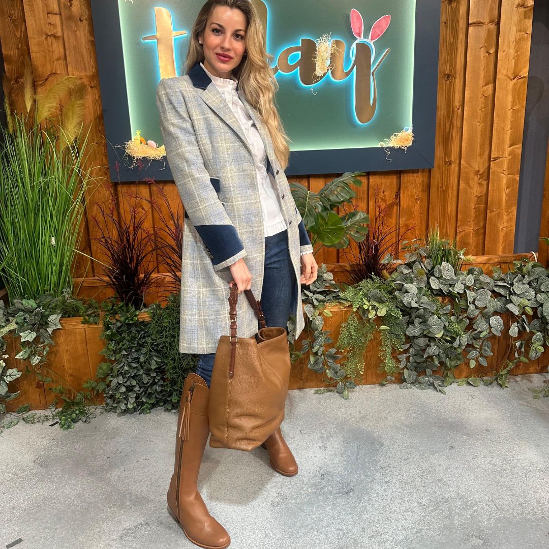 Fairfax & Favor Heeled Regina Leather Boot in Tan