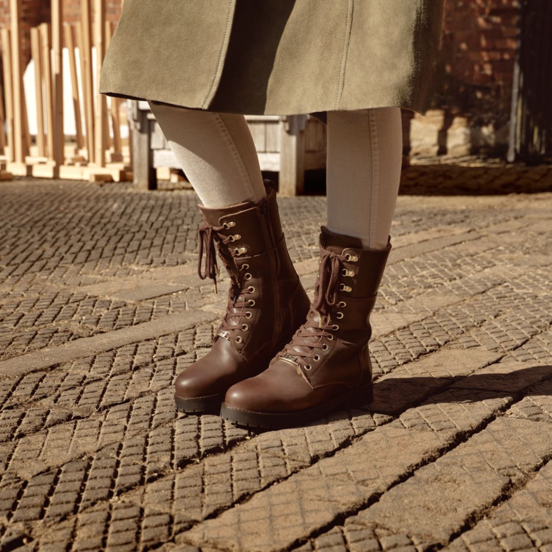 Fairfax & Favor Shearling Lined Anglesey Combat Leather Boots in Mahogany