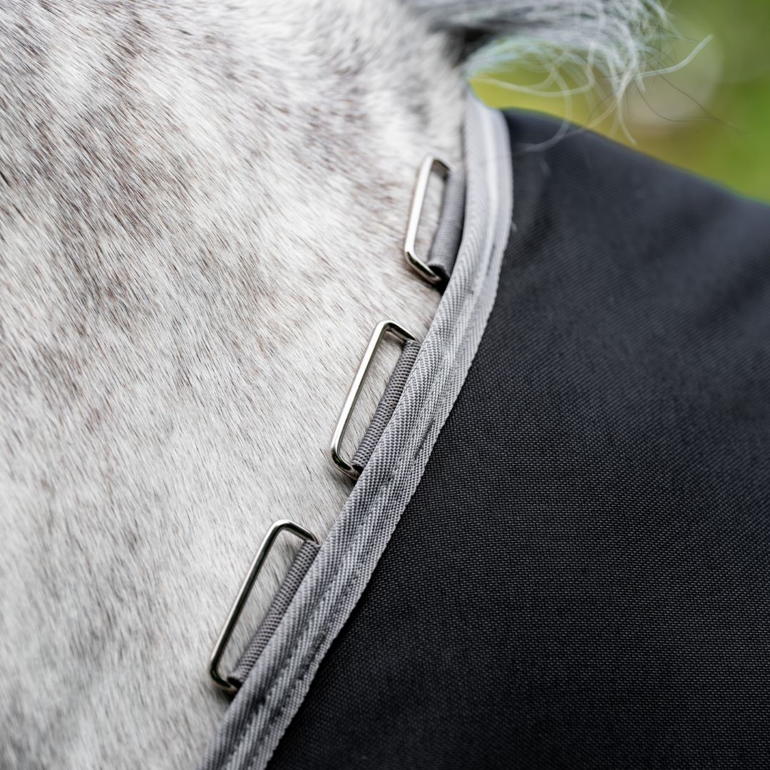 Horseware Amigo Bravo 12 Plus Heavy Turnout Rug in Black & Titanium (400g)
