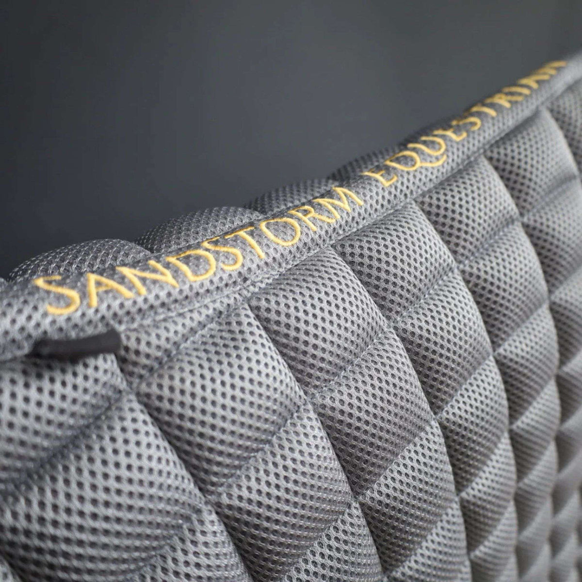 SandStorm Horse MeshAir Close Contact Saddle Pad in Grey