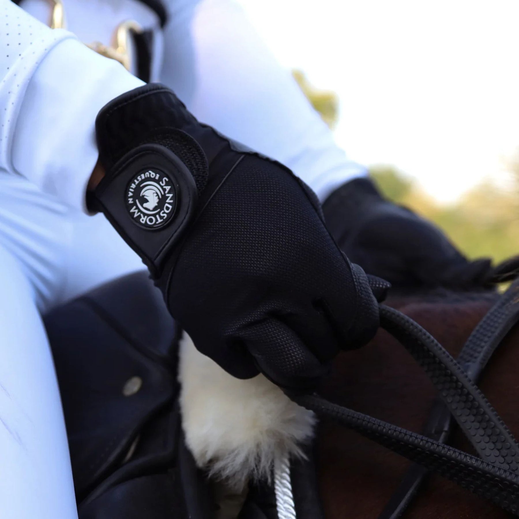 SandStorm Riding Gloves in Black