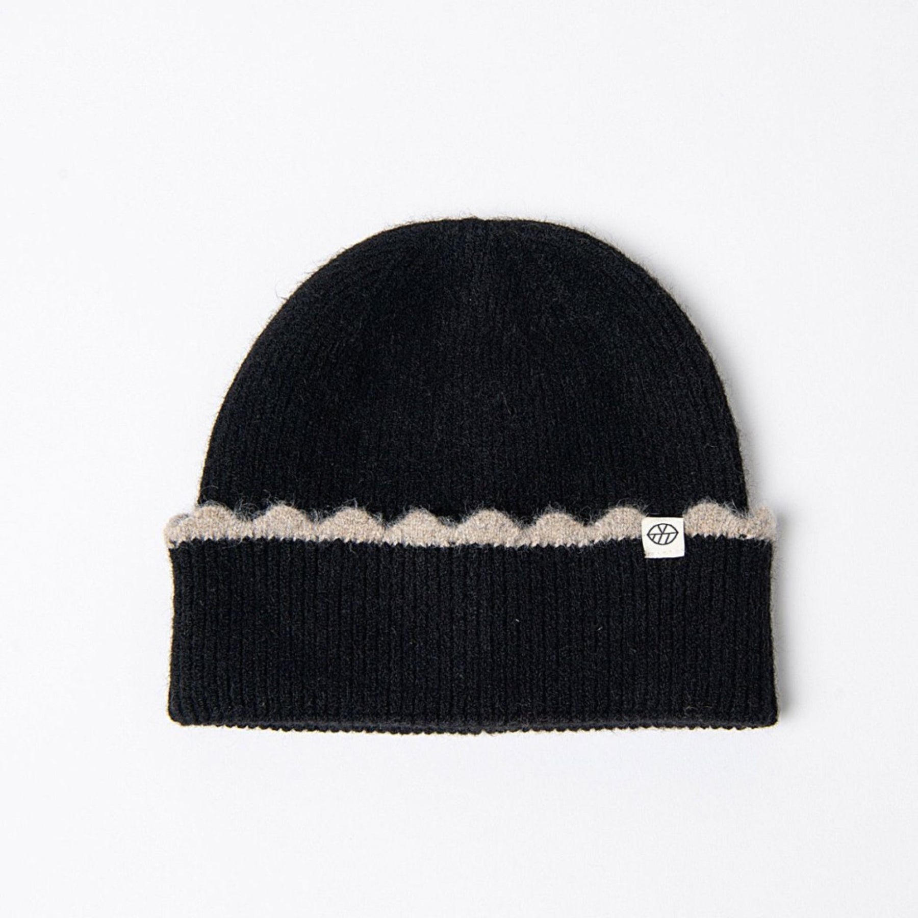 Surkana Gofe Beanie in Black with contrasting Scallop Detail in Beige