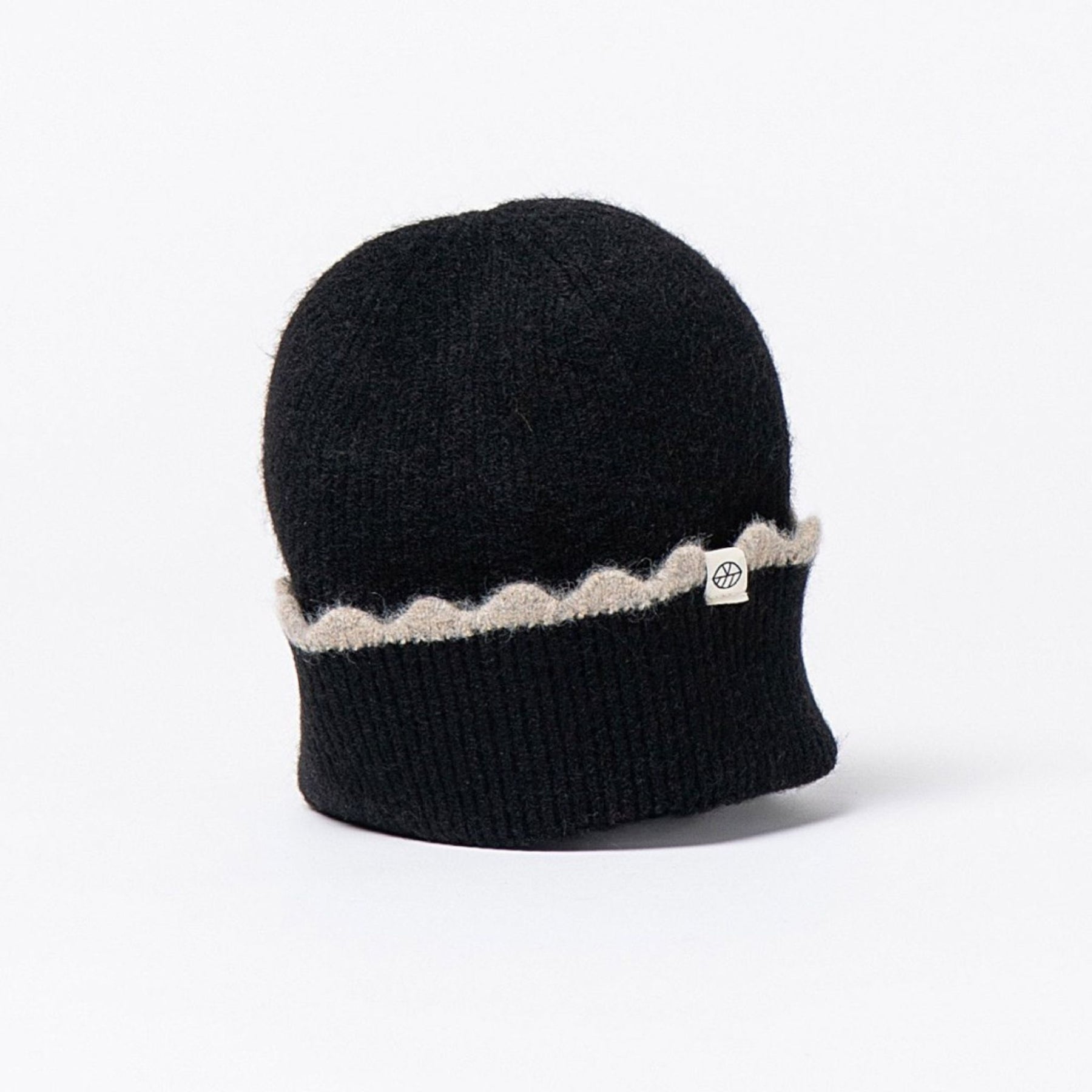 Surkana Gofe Beanie in Black with contrasting Scallop Detail in Beige