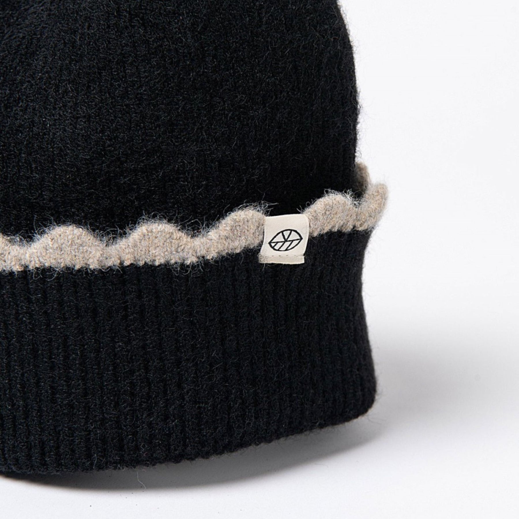 Surkana Gofe Beanie in Black with contrasting Scallop Detail in Beige