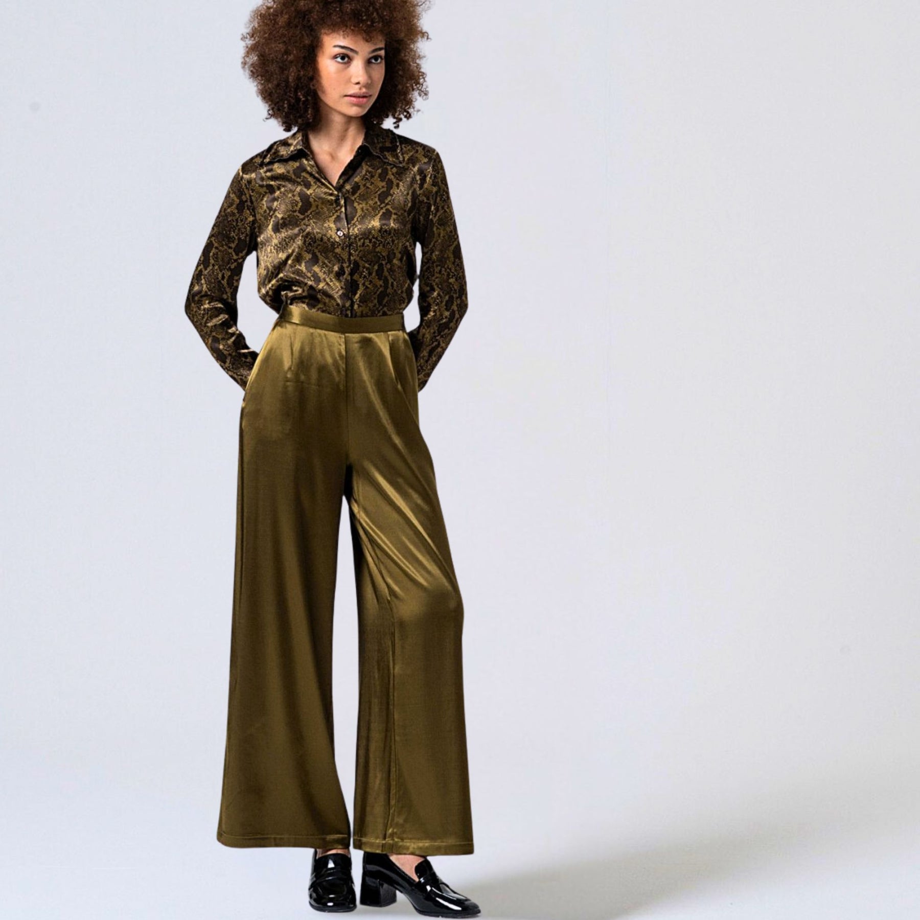 Surkana Women's Irpo Wide Trousers in Green
