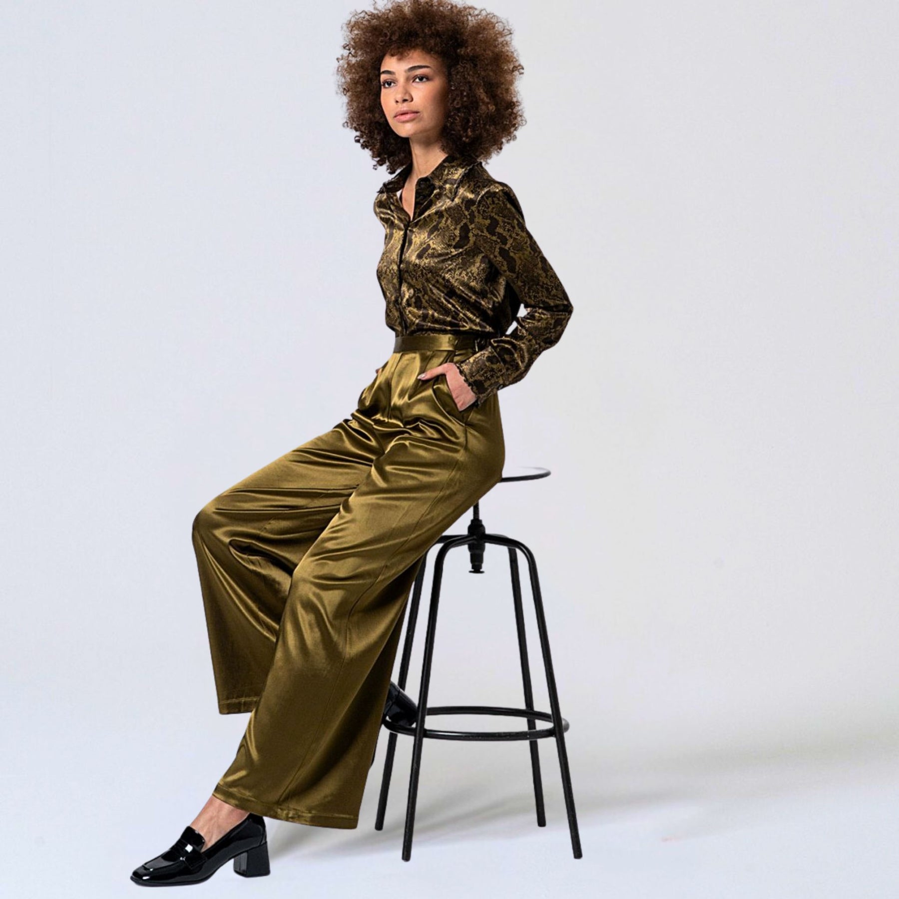 Surkana Women's Irpo Wide Trousers in Green