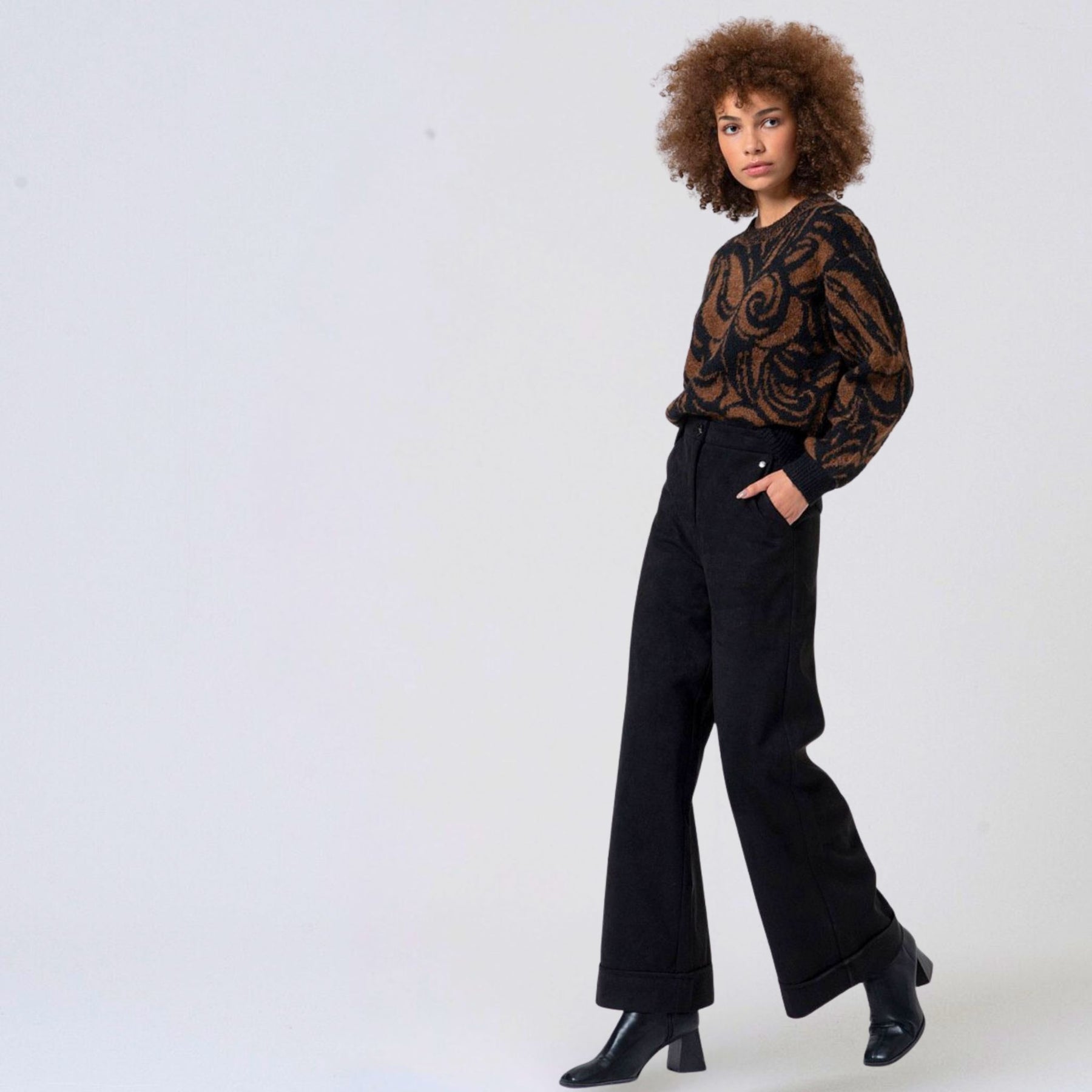 Surkana Women's Lisu Wide Trousers in Black