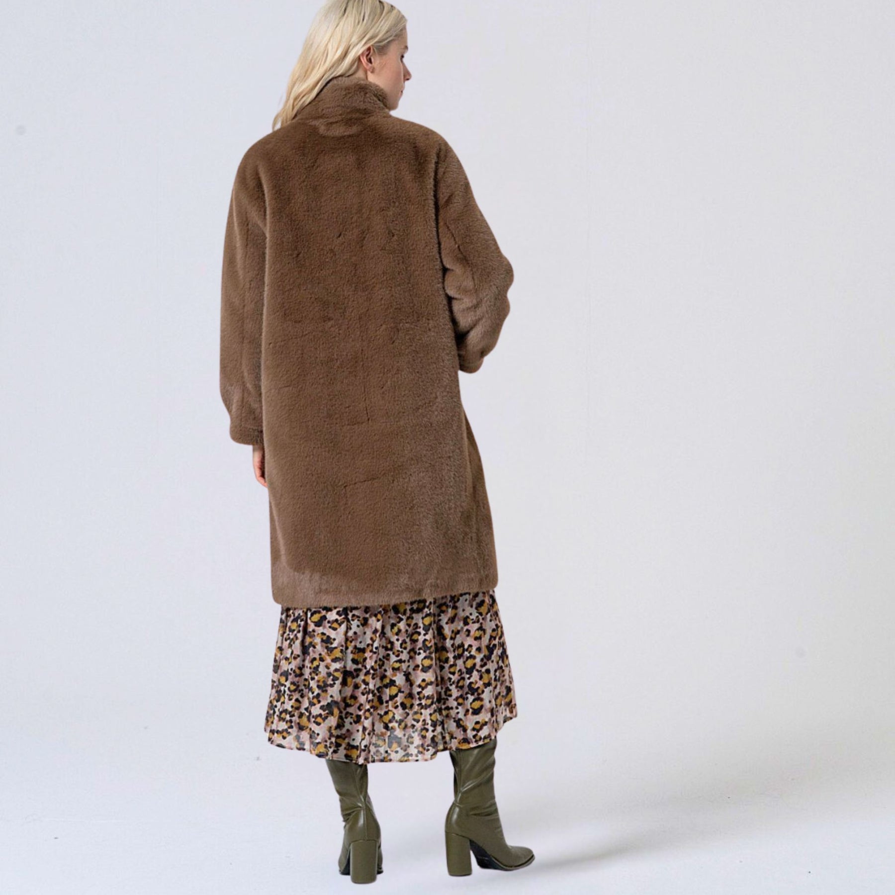 Surkana Women's Nipe Faux Fur Coat in Khaki
