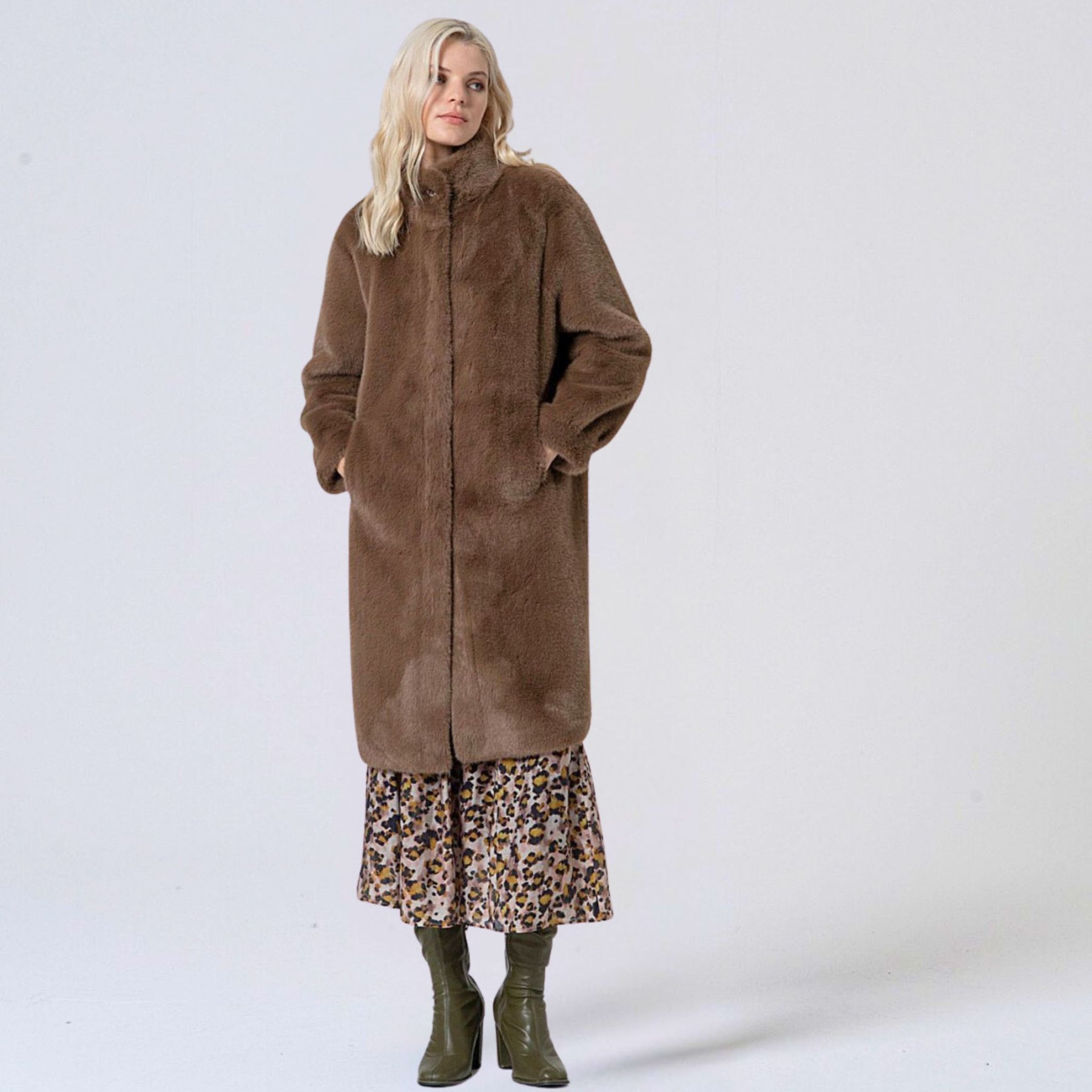 Surkana Women's Nipe Faux Fur Coat in Khaki