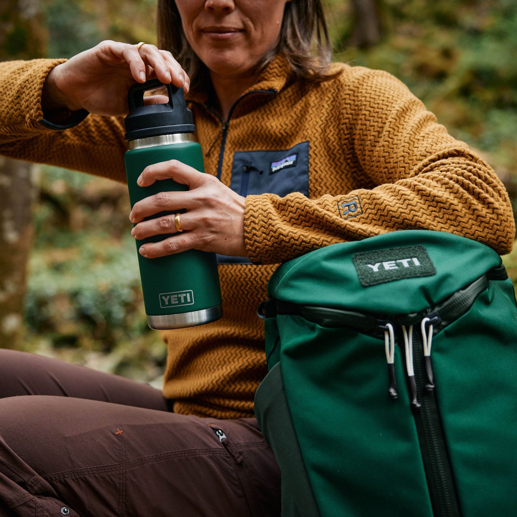 YETI Rambler 26 Oz Bottle in Black Forest Green (769 ml) with Chug Cap