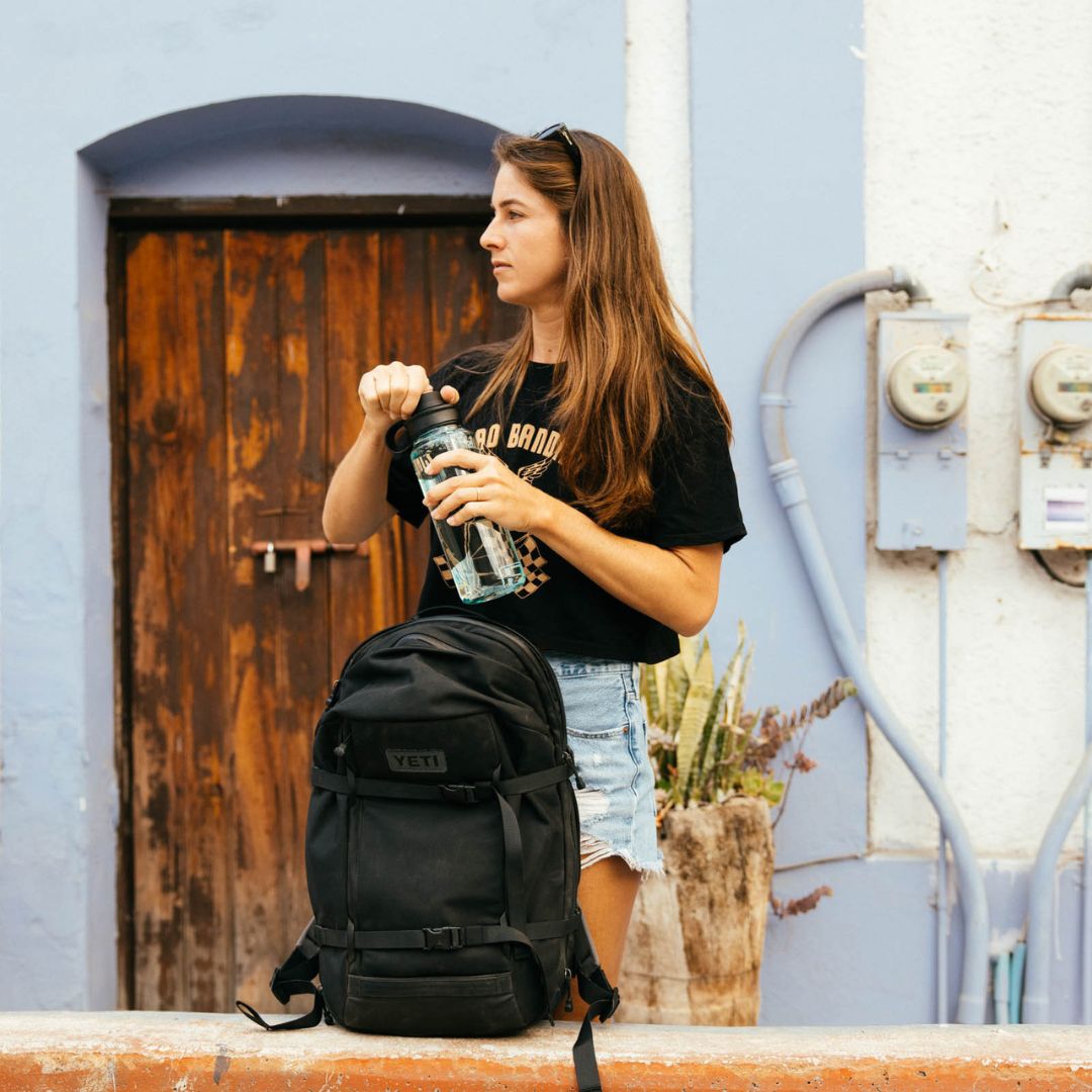 YETI Yonder 34 Oz Water Bottle in Seafoam (1000ml) with Tether Cap