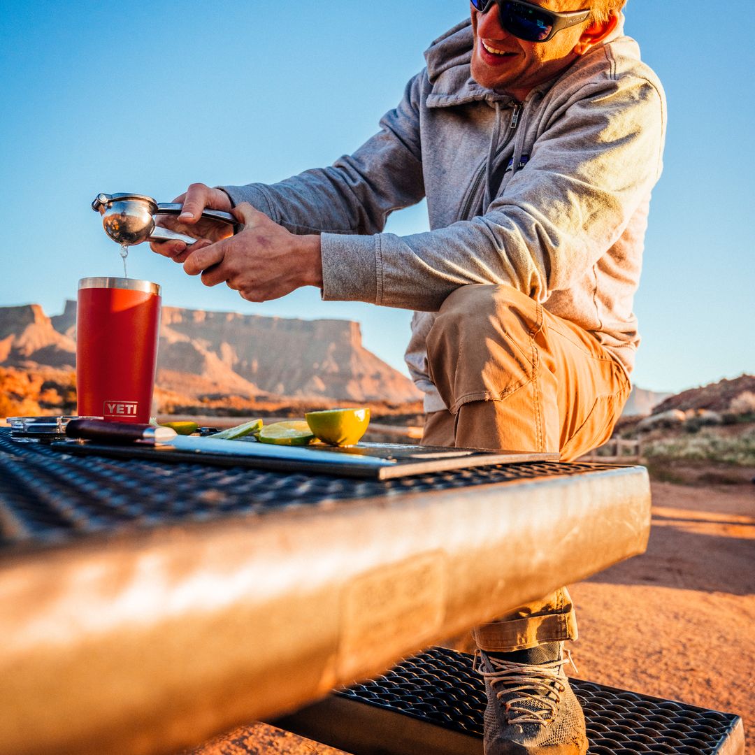 YETI Rambler 10 Oz Tumbler with Magslider Lid in Rescue Red (296ml)