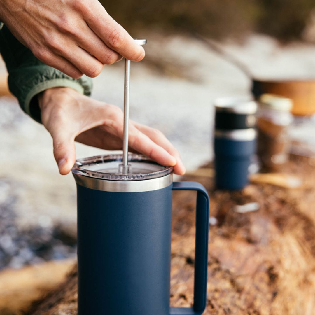 Yeti Rambler 64 Oz French Press in Navy (1.8L)