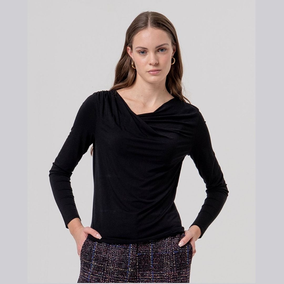 Surkana Tshirt Asymmetrical Neck in Black