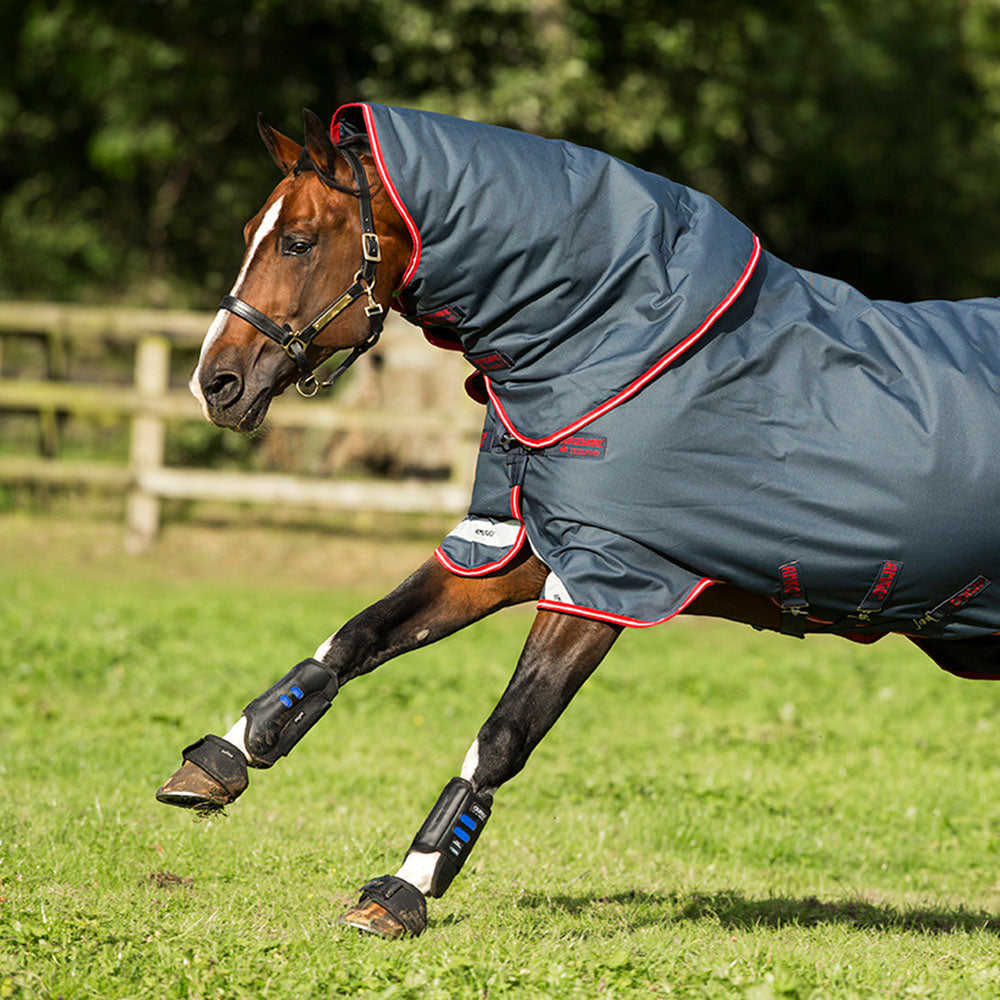 Horseware Amigo Bravo 12 Plus Medium Turnout Rug in Navy & Red (250g)