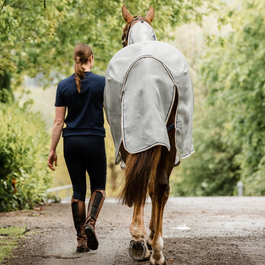 Horseware Rambo Lite Protector Rug in Silver & Navy (0g)