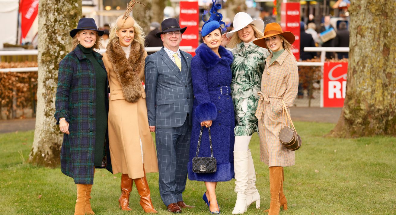 Showstopping Electric Blue wins at Red Mills Race Day 2023