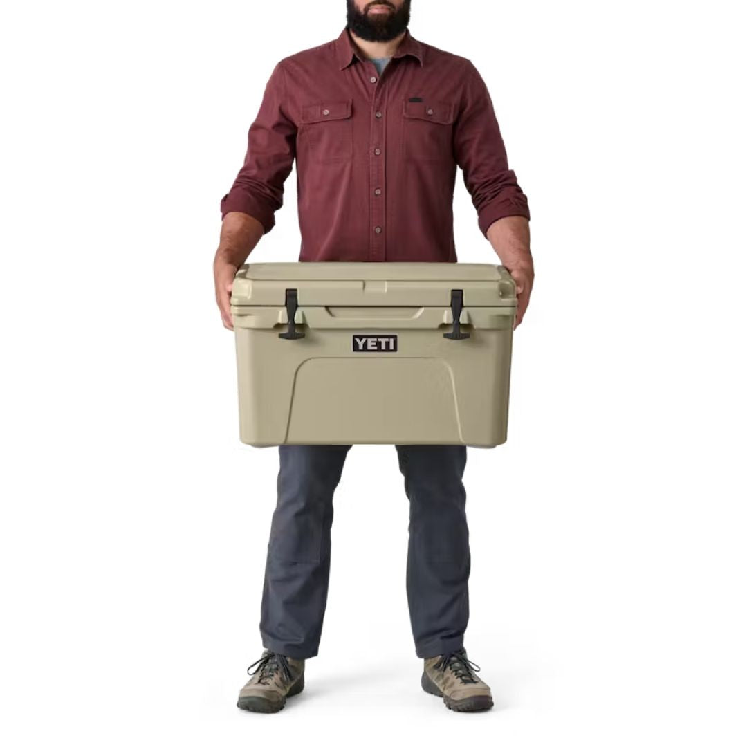 YETI Tundra 45 Cooler Box in White/Blue