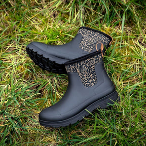 Ariat Women's Kelmarsh Shortie Boot in Black Ocelot Print
