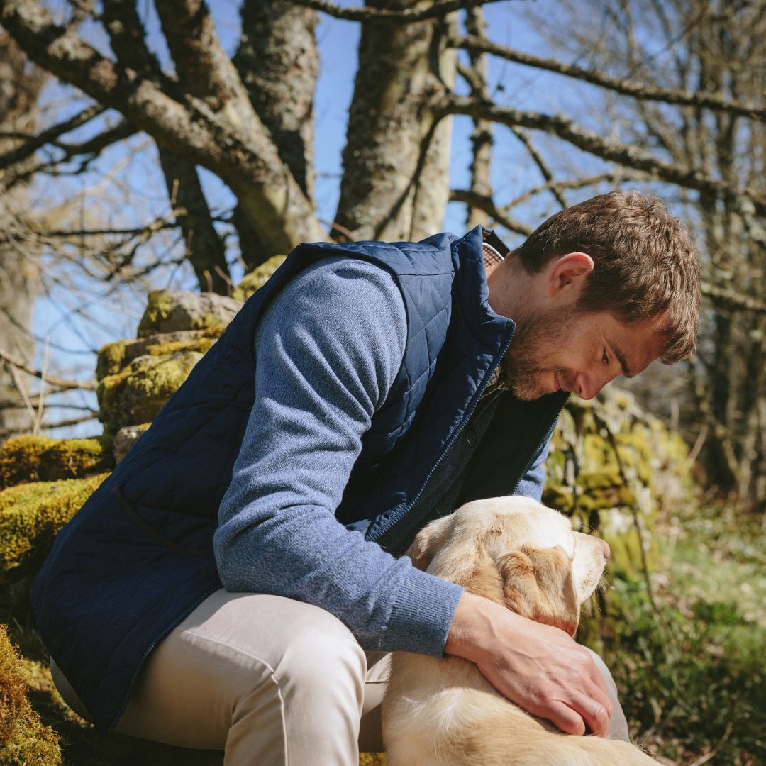 Barbour Men's Chesterwood Gilet in Navy