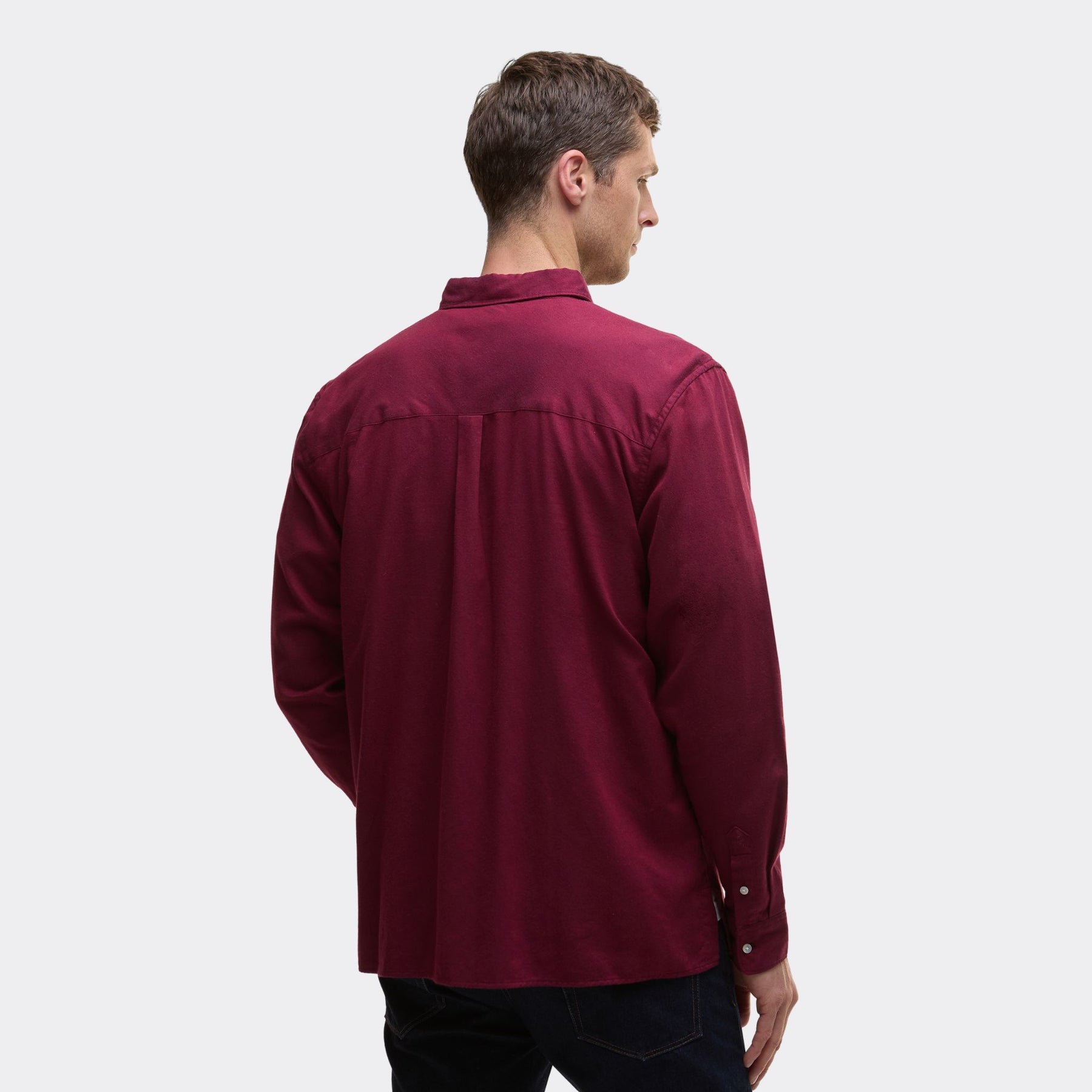 Barbour Men's Sealane Relaxed Long-Sleeved Shirt in Biking Red