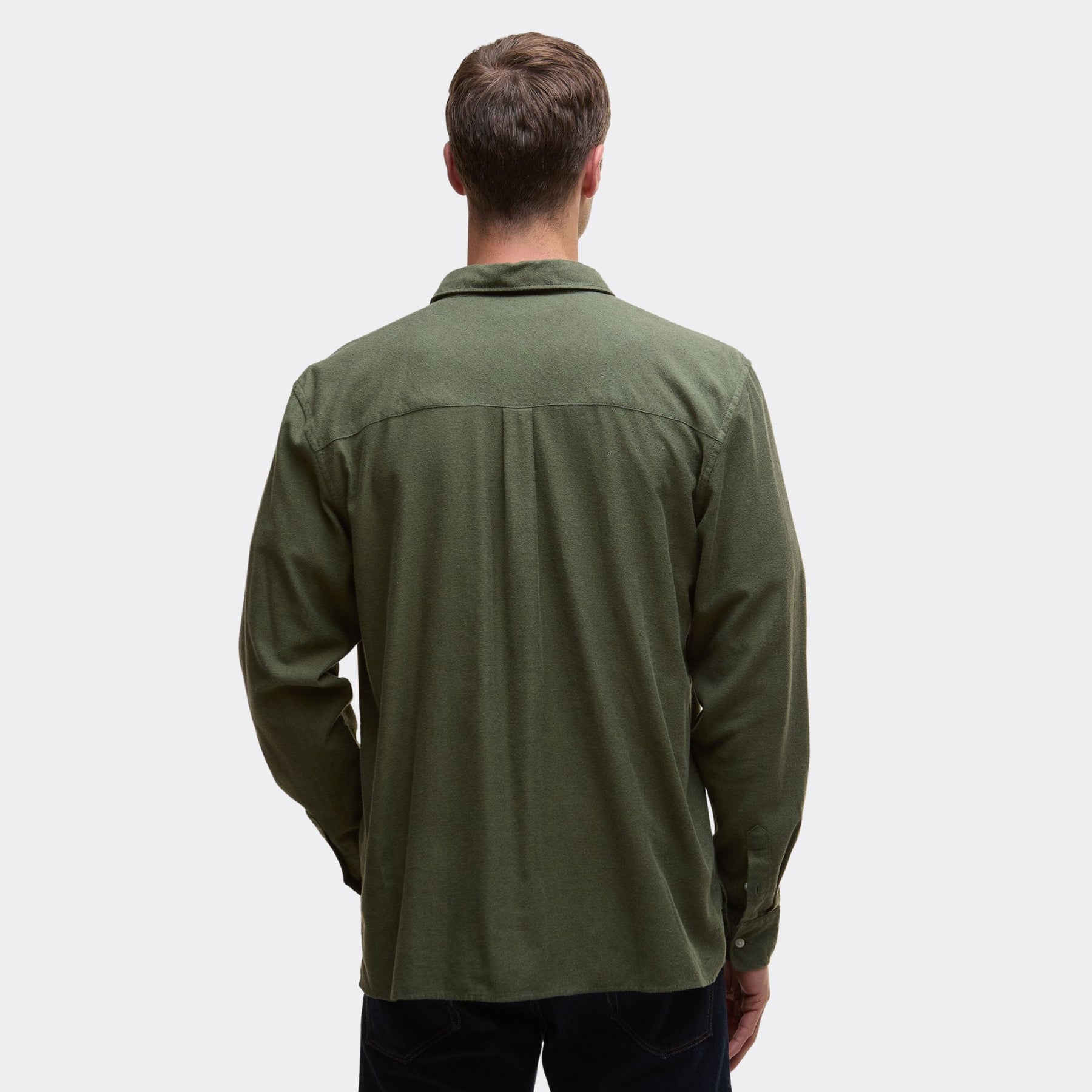 Barbour Men's Sealane Relaxed Long-Sleeved Shirt in Olive