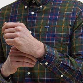 Barbour Men's Wetheram Tailored Long-Sleeved Shirt in Classic Tartan