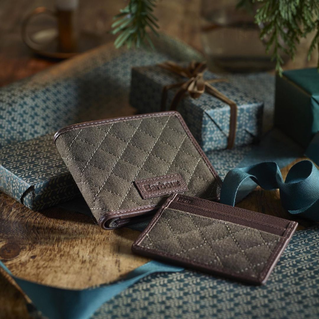 Barbour Quilted Padbury Wallet and Card Holder Gift Set in Dark Brown & Olive