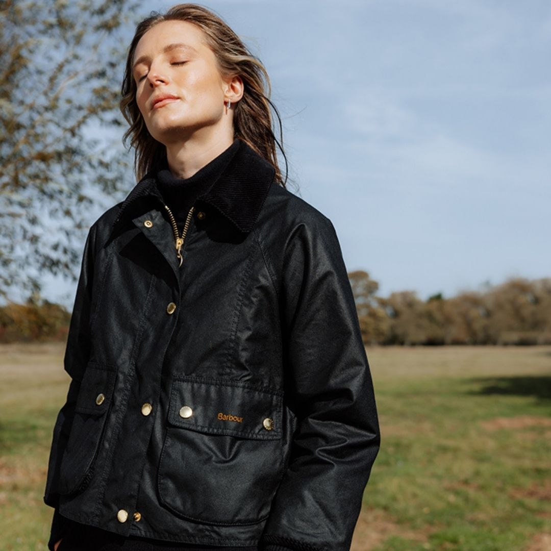 Barbour Women's Cropped Beadnell Waxed Jacket in Black