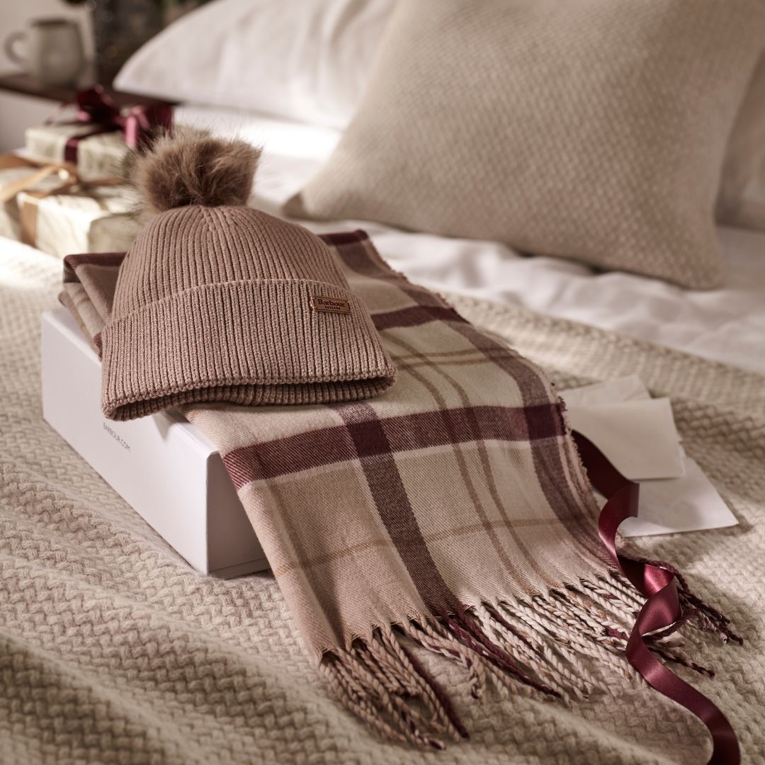 Barbour Women's Dover Beanie & Hailes Scarf Gift Set in Hessian Tartan