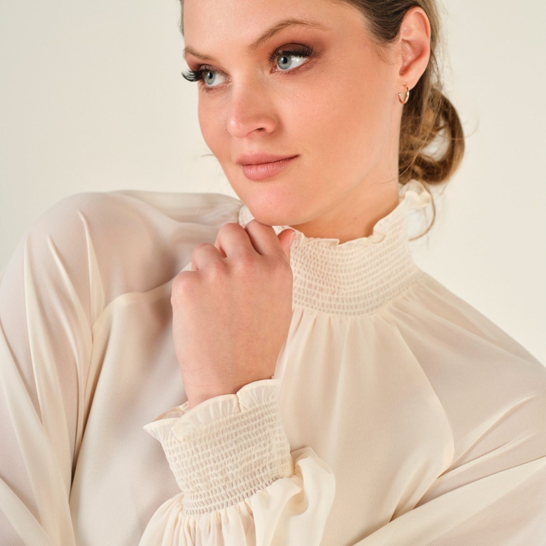 Cristina Barros Women's Elastic Chiffon Blouse in Pearl