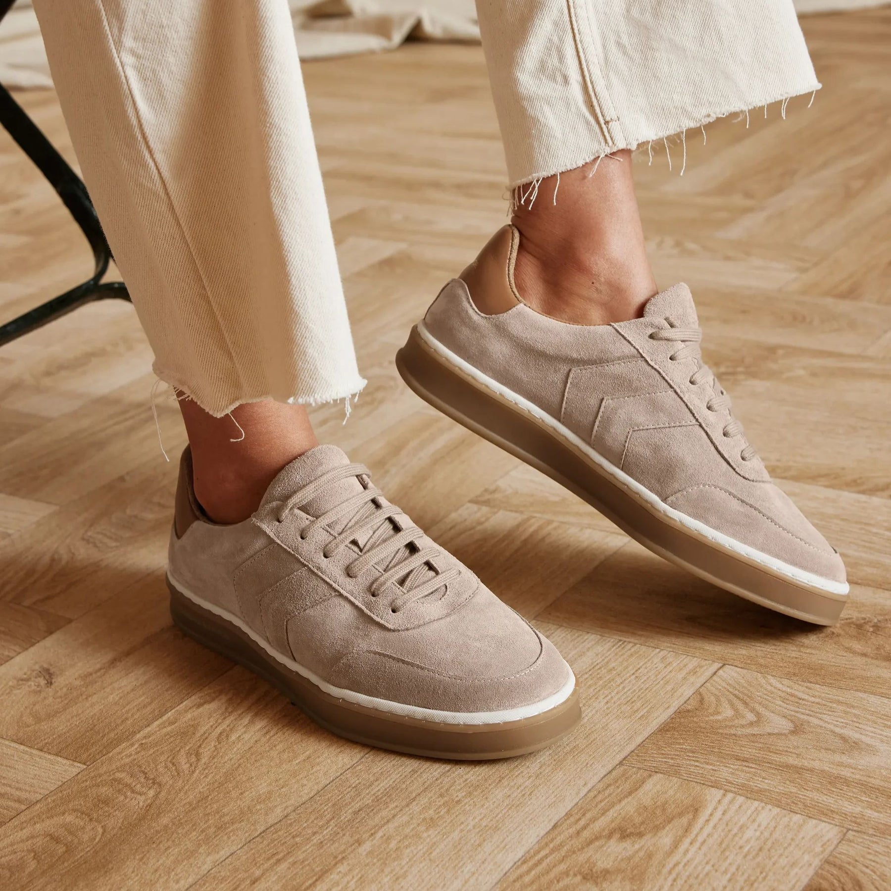 Fairfax & Favor Kendrick Suede Trainer in Fawn