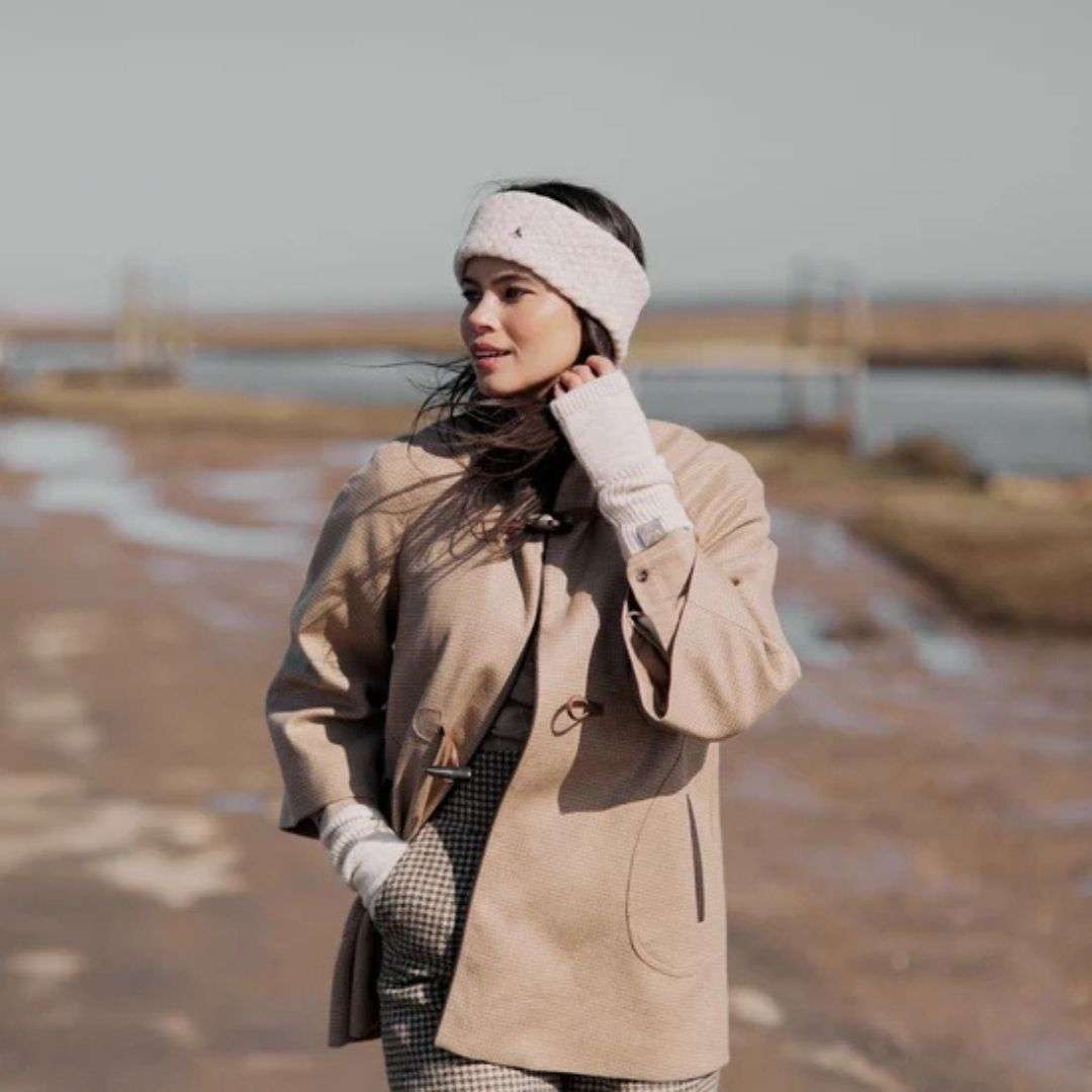 Hicks & Brown Kersey Wristwarmer in Oatmeal
