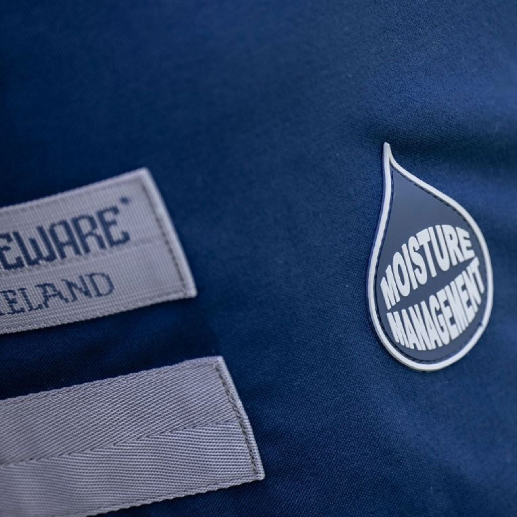 Horseware Amigo Stable Sheet Rug in Navy & Titanium Grey