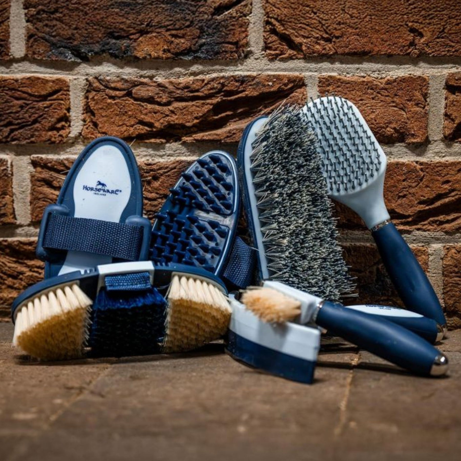 Horseware Newmarket Grooming Brush Set in Navy