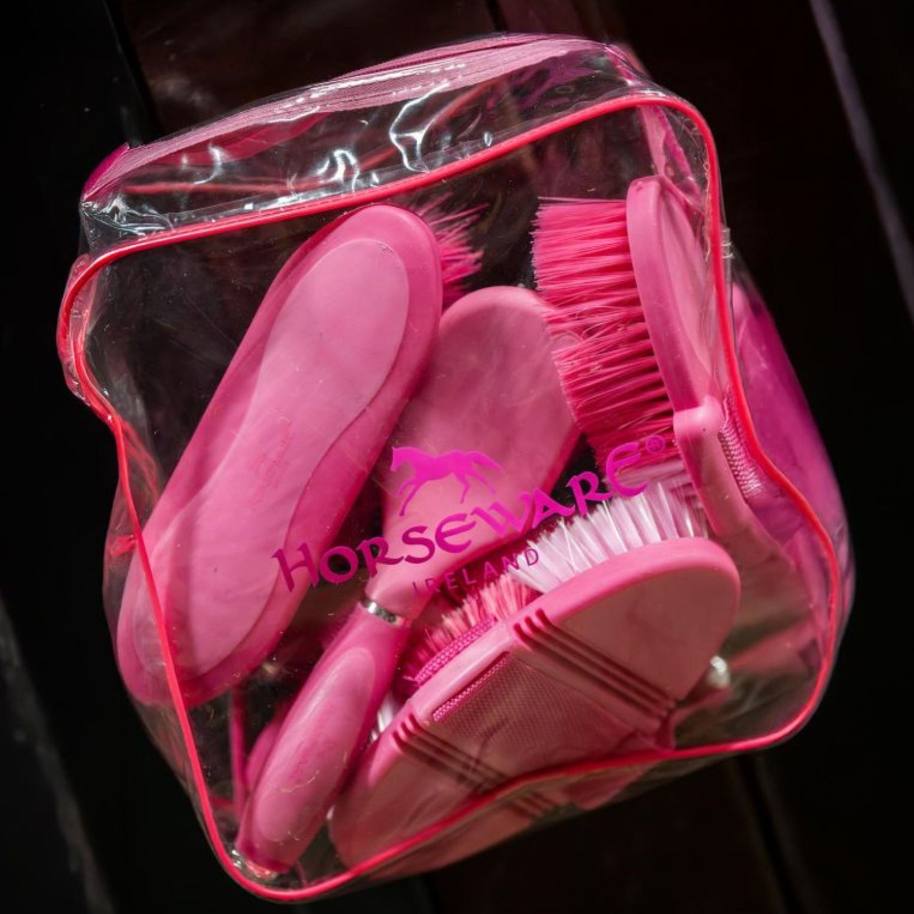 Horseware Newmarket Grooming Brush Set in Witney Pink