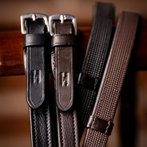Horseware Jumper Reins With Stoppers in Brown