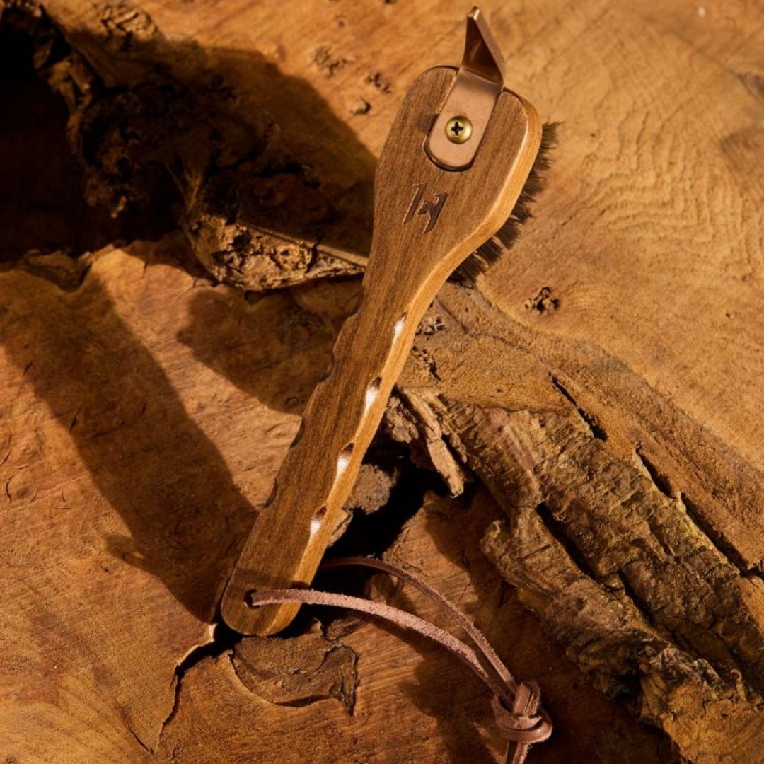 Horseware Signature Hoof Pick in Wood