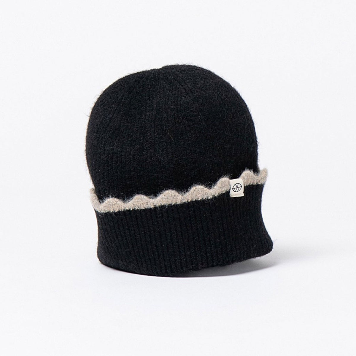 Surkana Gofe Beanie in Black with contrasting Scallop Detail in Beige