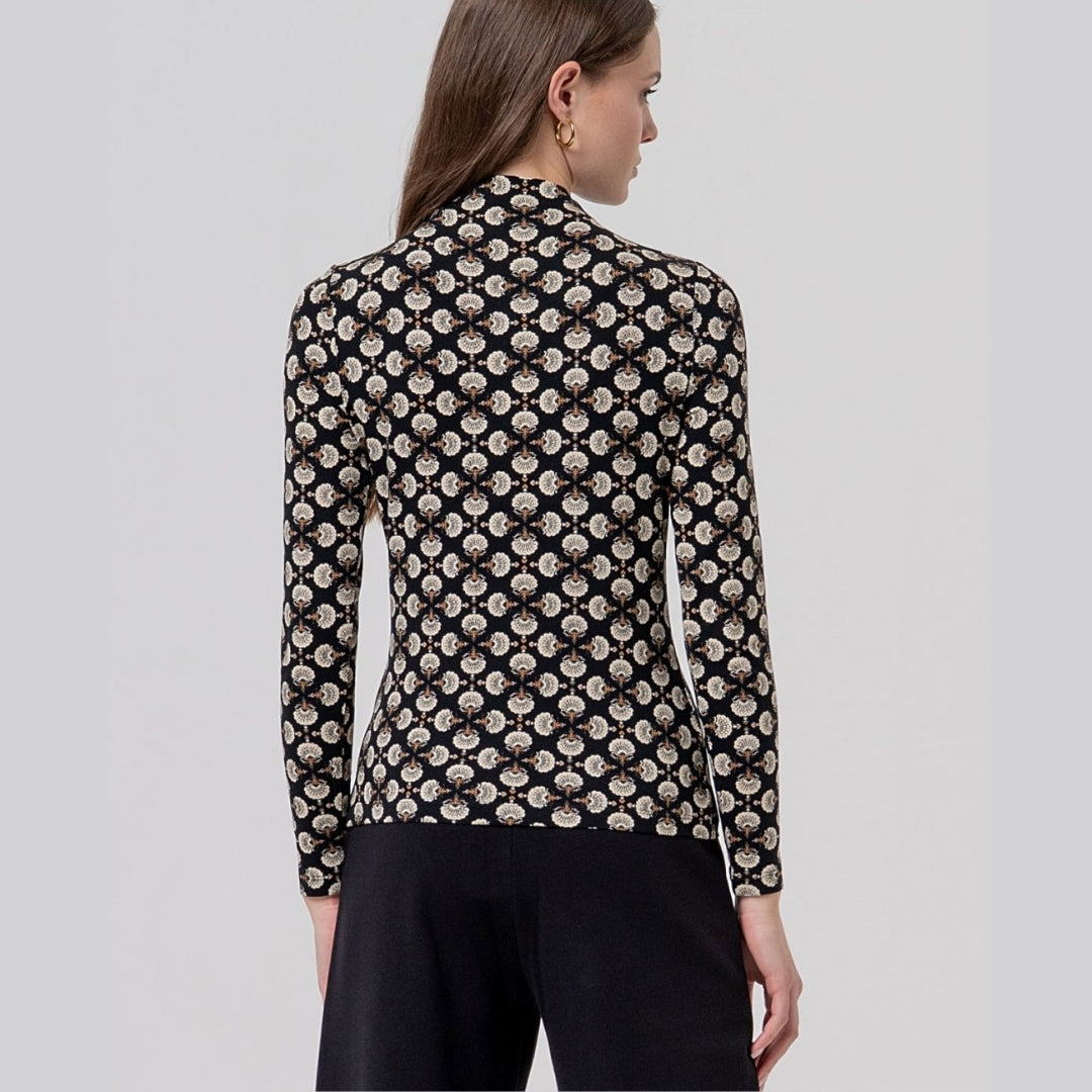 Surkana Turtleneck T-shirt in Black