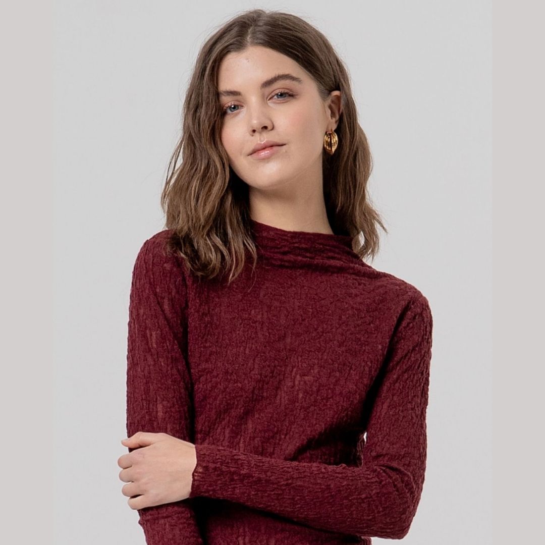 Surkana Turtleneck T-shirt in Maroon