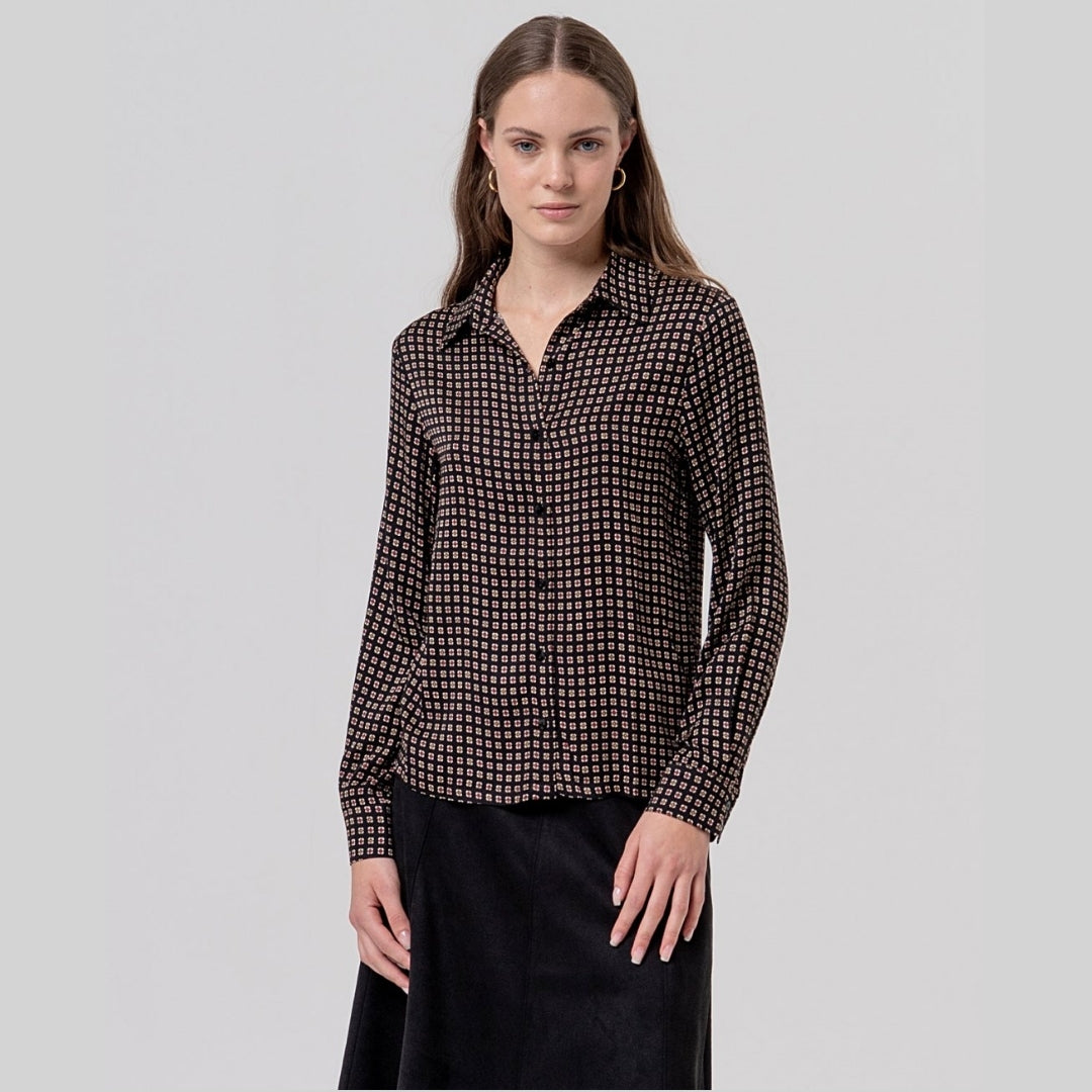 Surkana Wide Etilo Shirt in Black