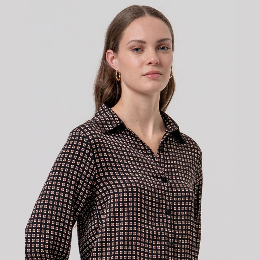 Surkana Wide Etilo Shirt in Black