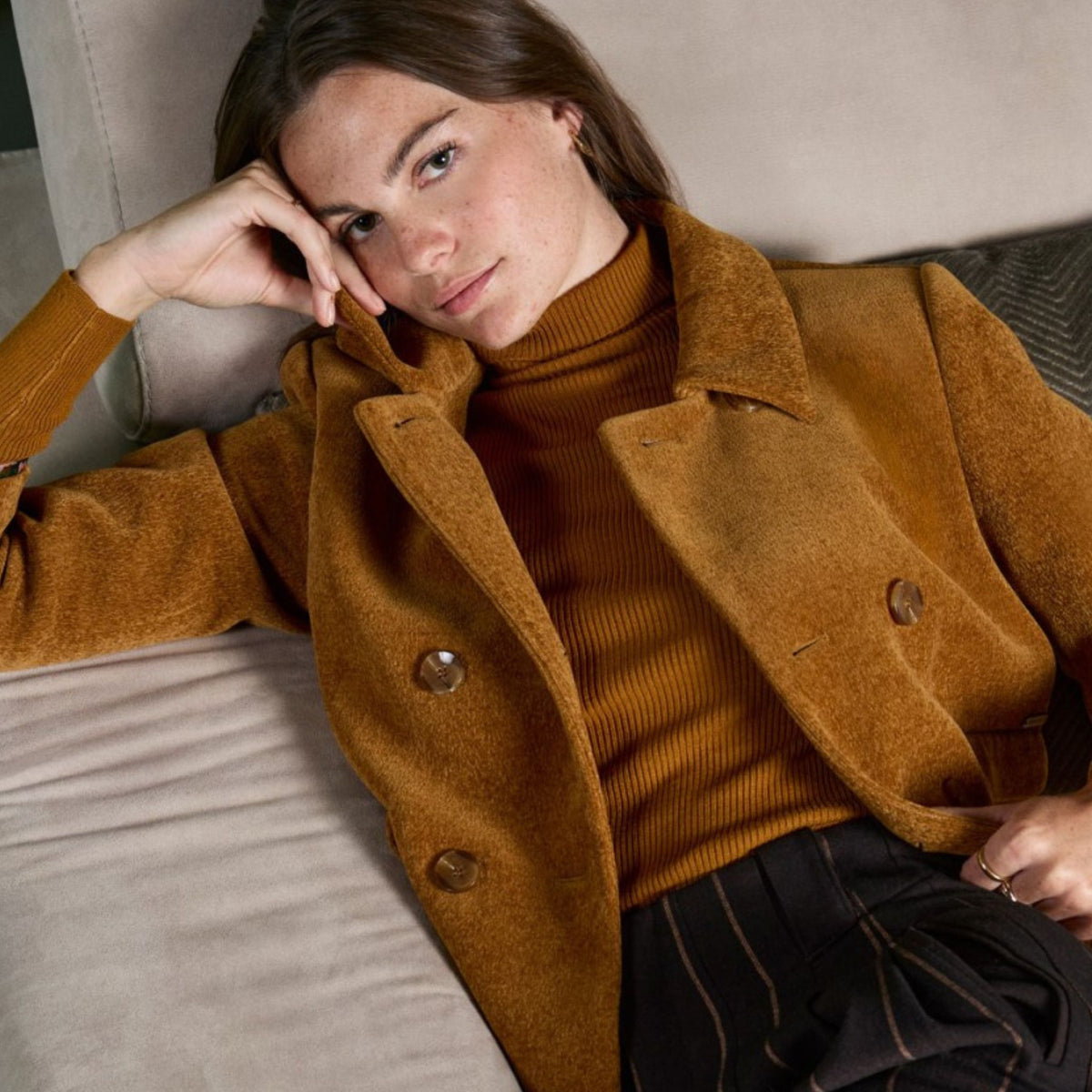 Surkana Women's Liza Ribbed Turtleneck Jumper in Ocre