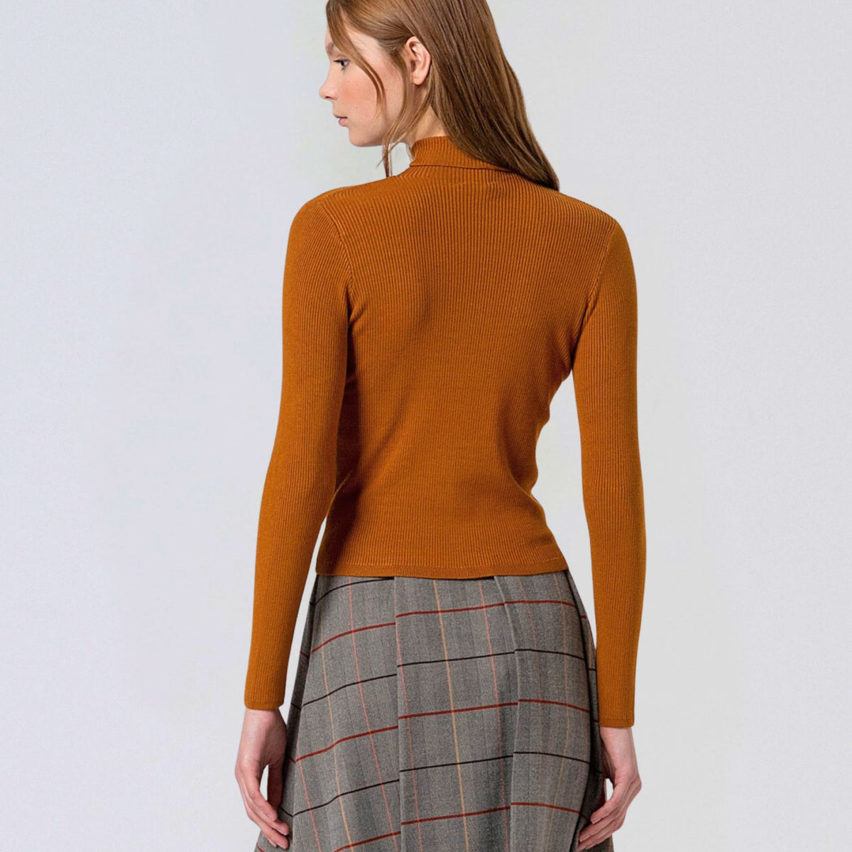 Surkana Women's Liza Ribbed Turtleneck Jumper in Ocre